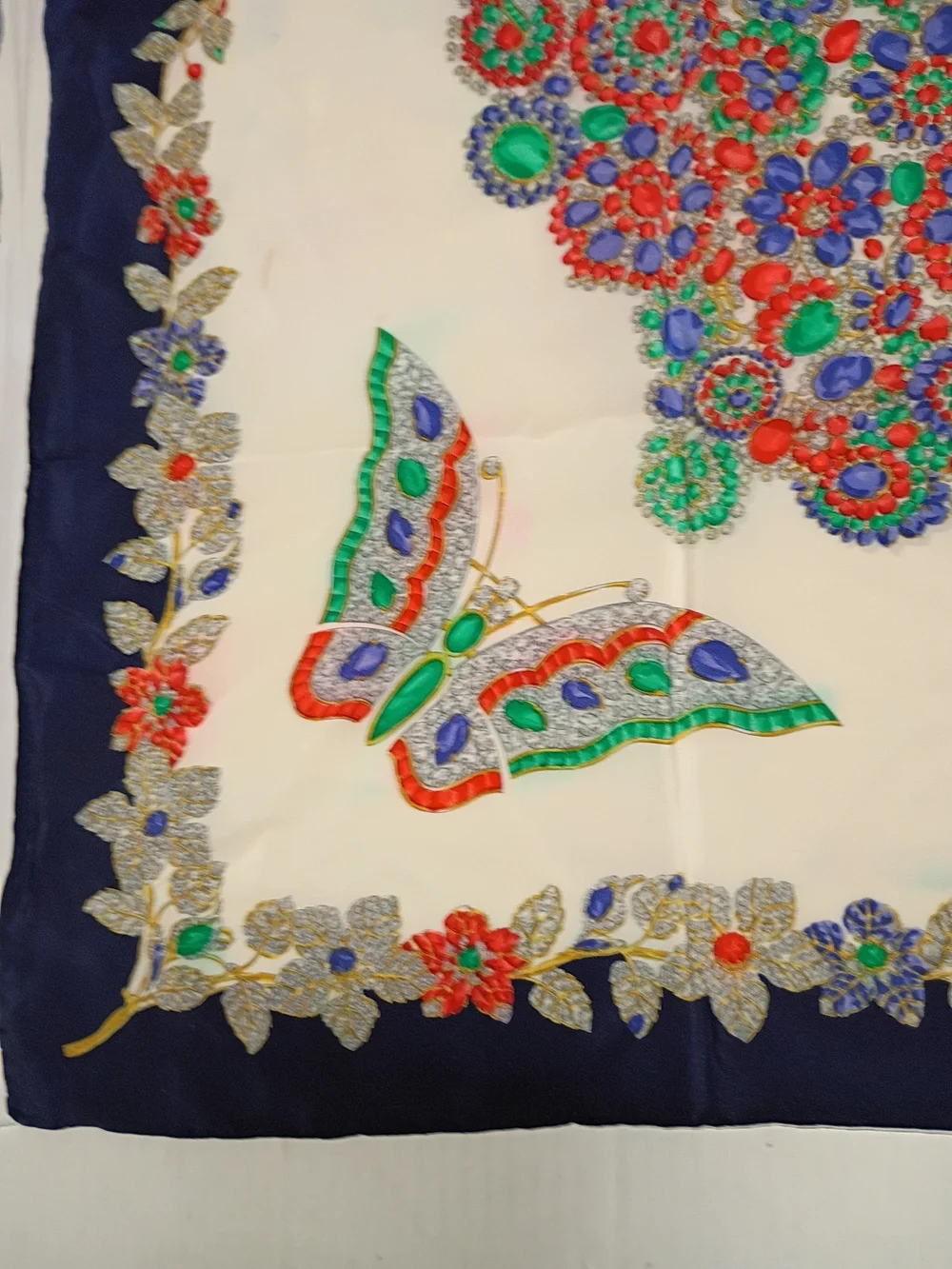 ❤️AMAZING!! BOTTEGA VENETA JEWELS BUTTERFLY Theme 100% Silk Scarf 33 X 33